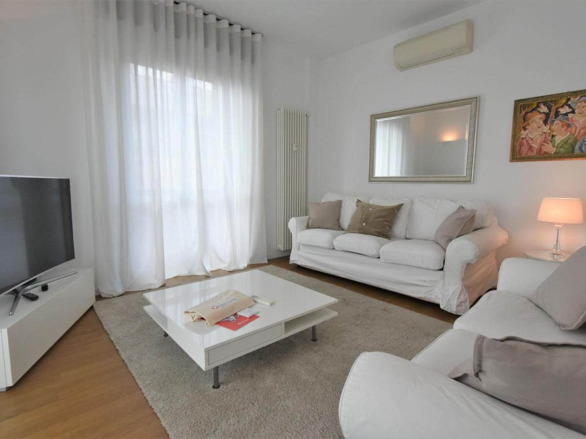 Apartment Corso Genova Apartment By Interhome Мілан Екстер'єр фото