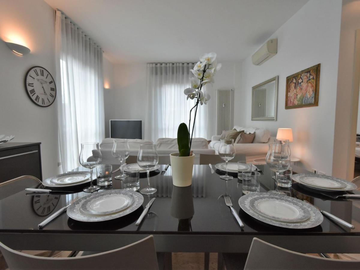 Apartment Corso Genova Apartment By Interhome Мілан Екстер'єр фото